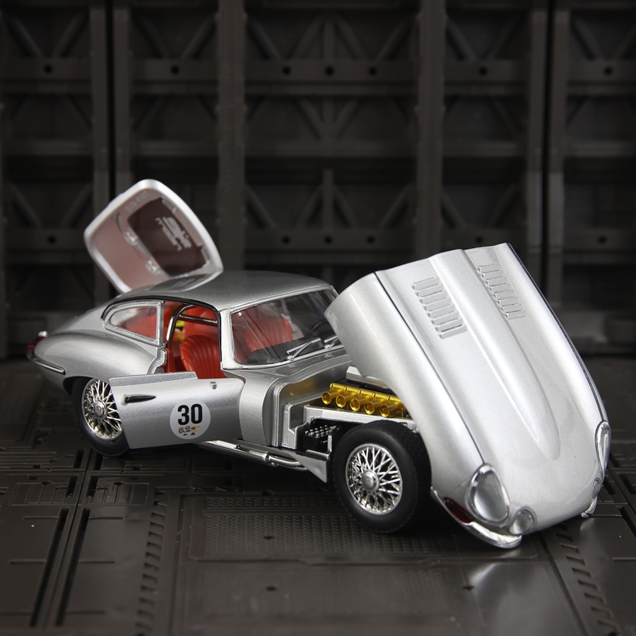 1:24 Simulationsmodell Jaguar  – Car Care Bewertung und Preis
